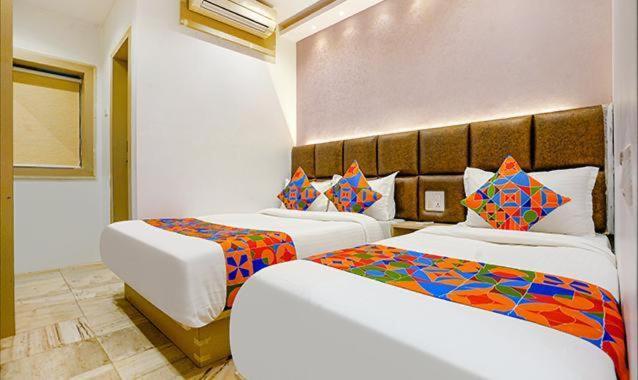 מומביי Hotel New Deepak מראה חיצוני תמונה
